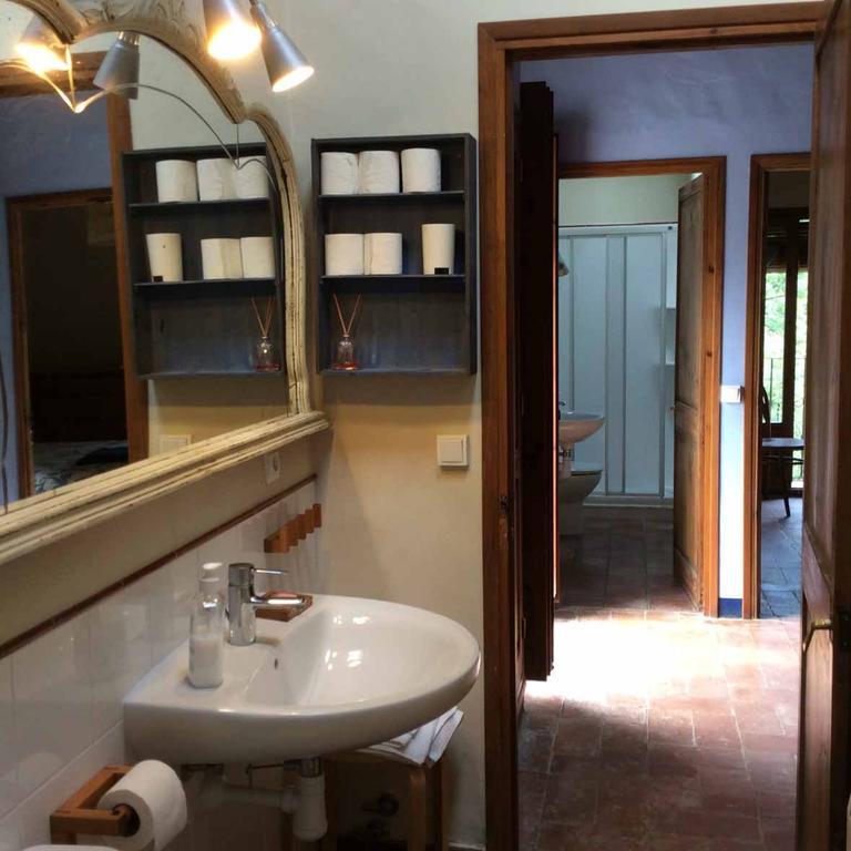 Vila La Casanova De Beuda Pokoj fotografie